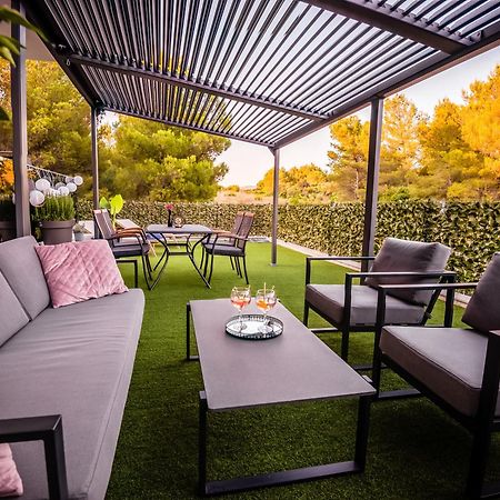 My Adriatic Place With Private Garden And Garage シベニク エクステリア 写真