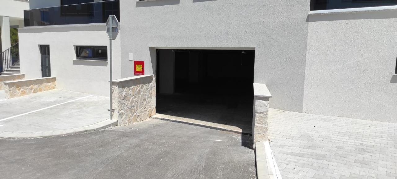 My Adriatic Place With Private Garden And Garage シベニク エクステリア 写真