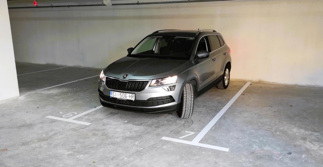 My Adriatic Place With Private Garden And Garage シベニク エクステリア 写真