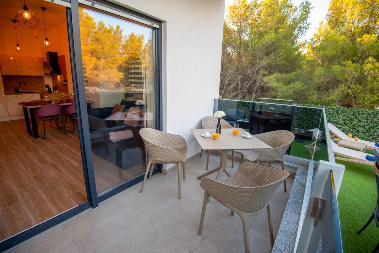 My Adriatic Place With Private Garden And Garage シベニク エクステリア 写真