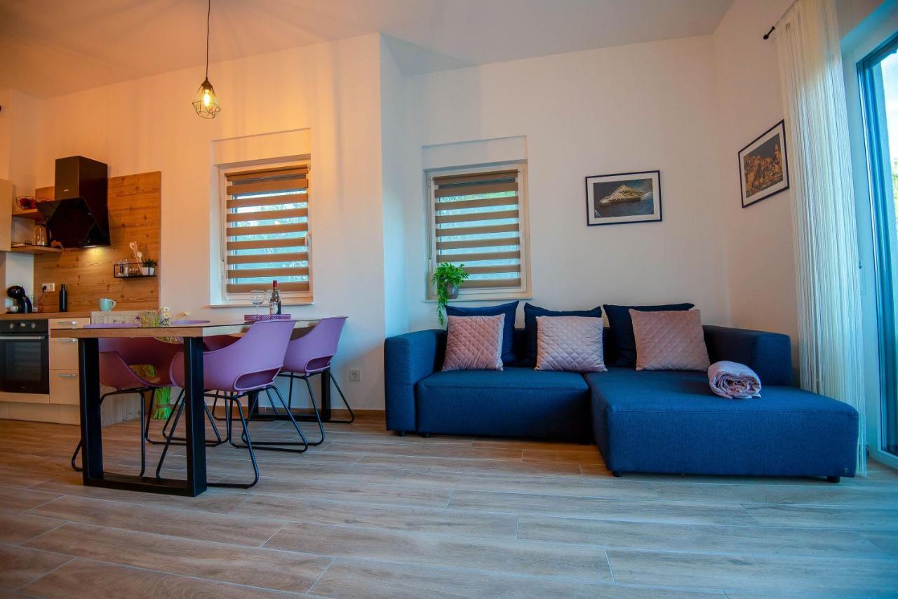 My Adriatic Place With Private Garden And Garage シベニク エクステリア 写真
