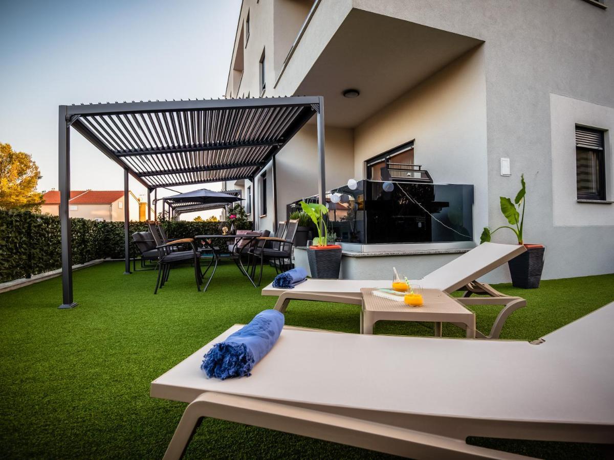 My Adriatic Place With Private Garden And Garage シベニク エクステリア 写真